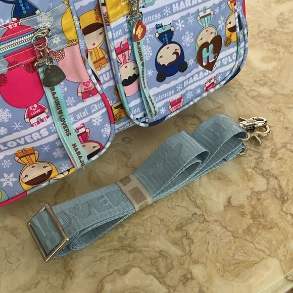 NWT Harajuko Lovers Eskimo Kisses Cross Body Nylon Printed Satchel Travel Bag - Picture 16 of 16